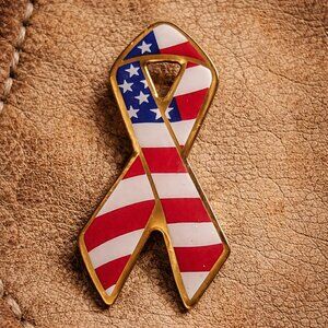 USA American Flag Patriotic Vintage Ribbon Lapel Pin